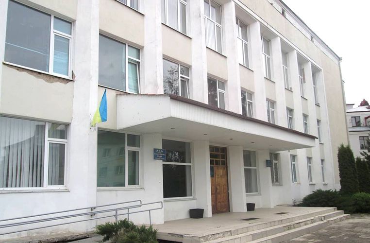 У Буському районі скорочують 38 державних службовців