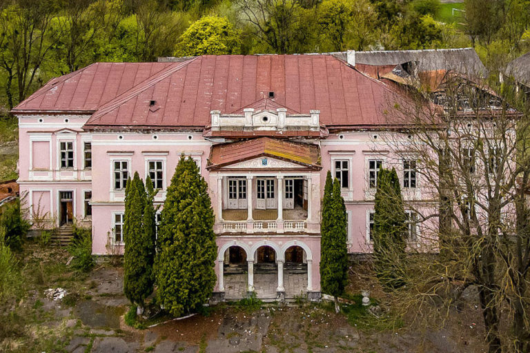 Дах палацу Бадені відремонтують за 3,5 мільйони гривень