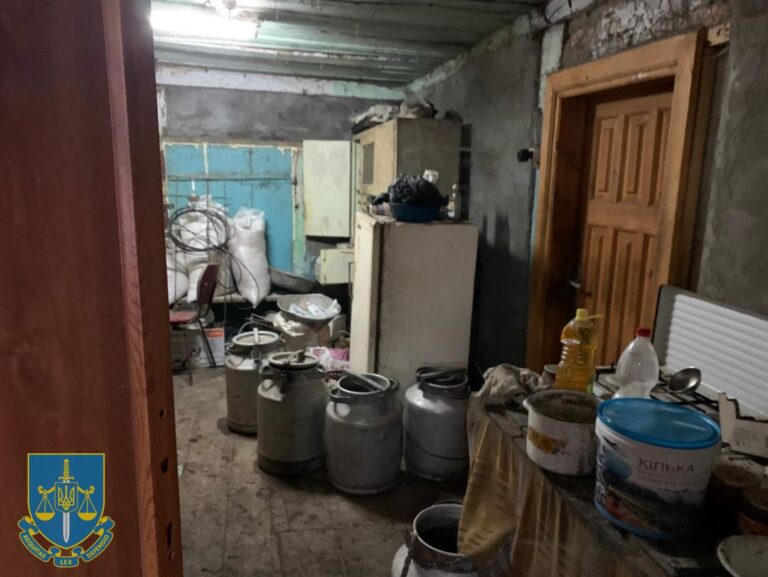 На Золочівщині оголосили підозру пенсіонеру, який продавав небезпечний наркотик