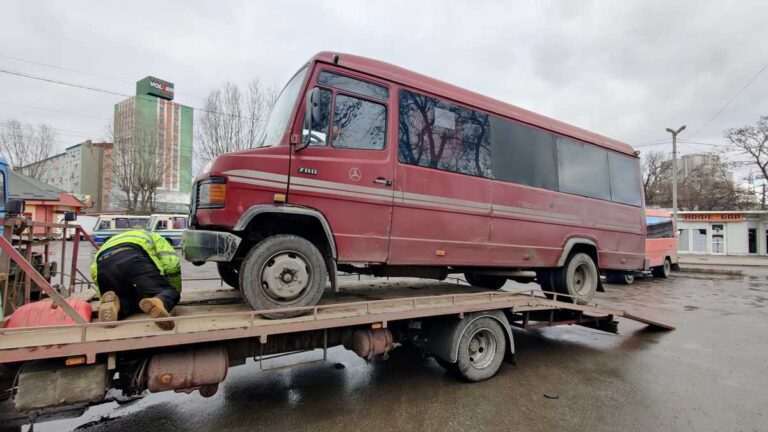 Рейсовий автобус Львів-Соколівка конфіскували через борги