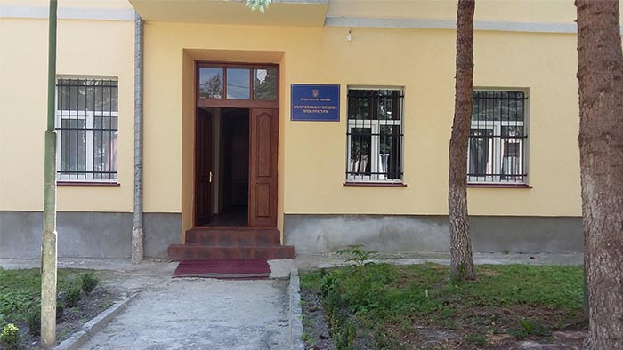 За клопотанням прокурорів Золочівщини для армії буде передано легковий автомобіль