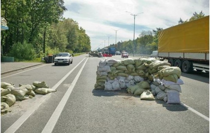 На Львівщині проведуть демонтаж конструкцій недіючих блокпостів на дорогах