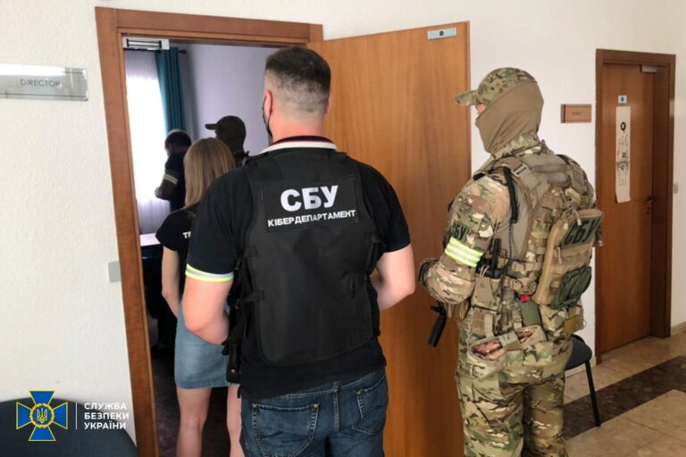 Мешканку Золочівщини та дружину колишнього військового викрили на проросійській пропаганді