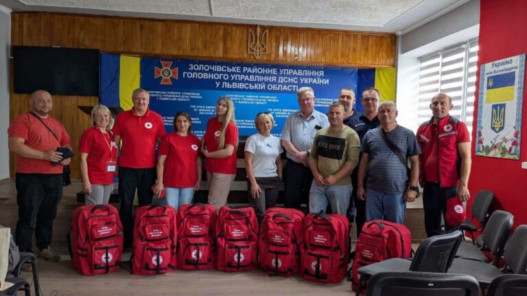 Красненська громада отримала рюкзаки першої психологічної допомоги для добровільної та пожежної команд